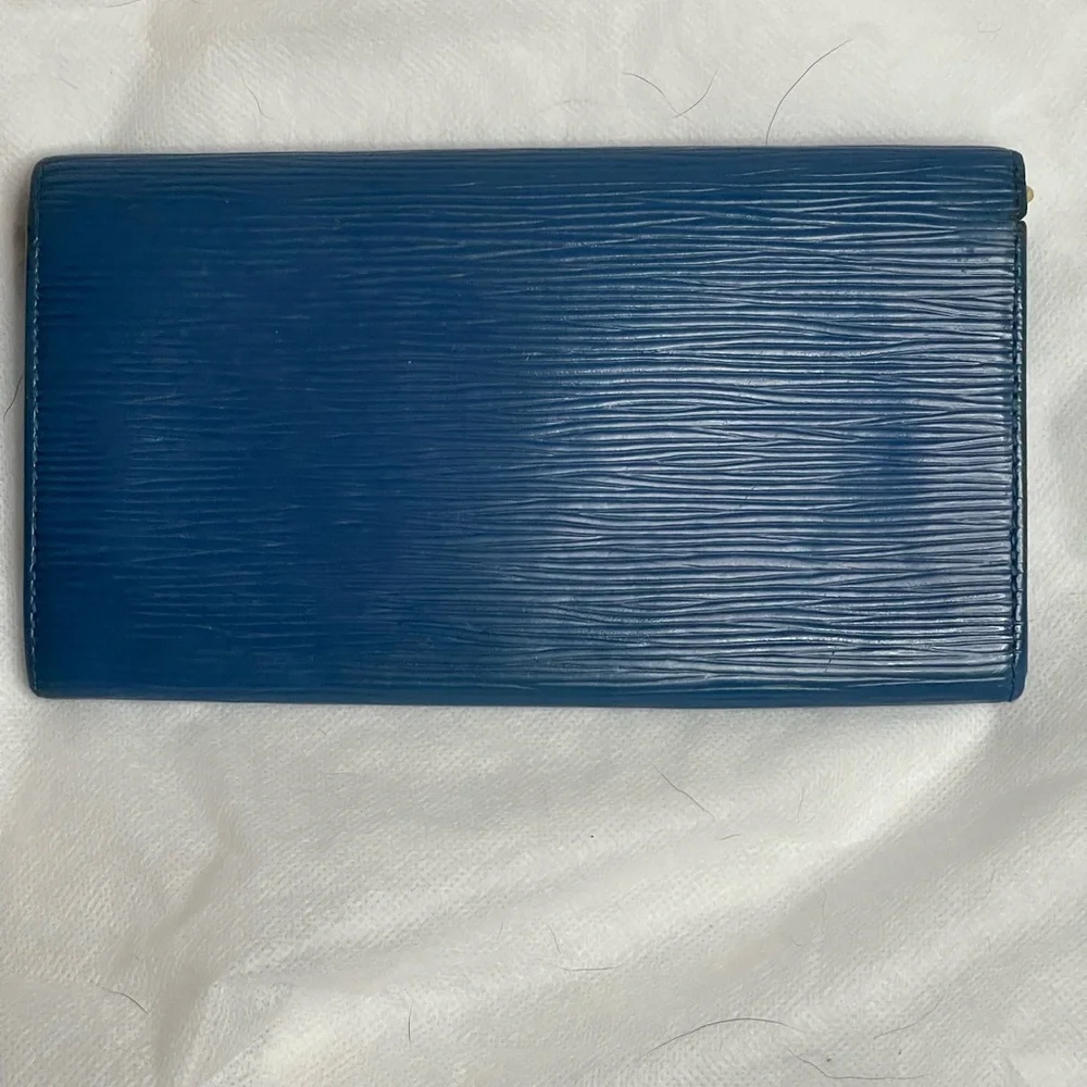 Vintage Louis Vuitton Epi Blue Wallet excellent condition w/unbranded dust bag